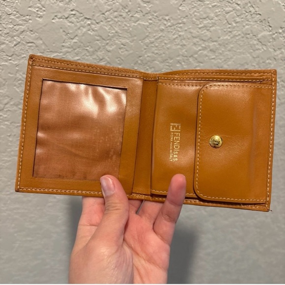 Fendi Roma Vintage Bifold Wallet - Picture 2 of 14